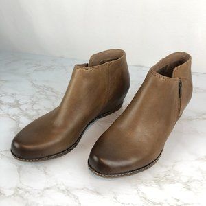 Like New Dansko Leyla Burnished Nubuck